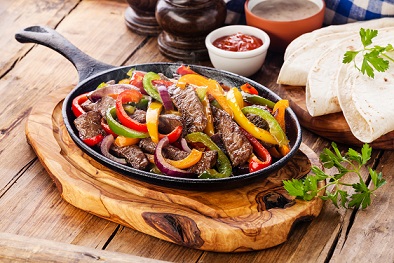 FAJITAS STEAK OR CHICKEN